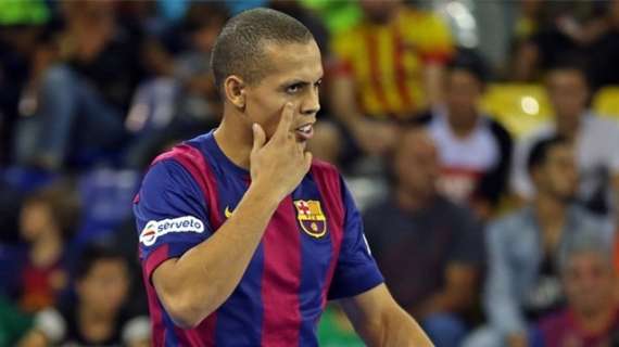 Fútbol sala, el FC Barcelona, líder provisional tras golear (8-2) al Santiago Futsal