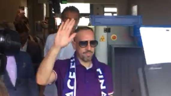 Fiorentina, la primera fotografía de Ribéry en el aeropuerto