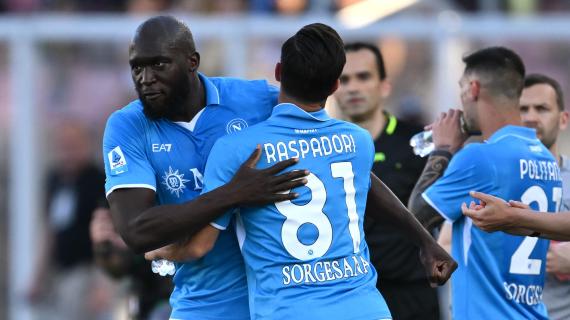 Italia, Raspadori da la victoria al Napoli en Lecce