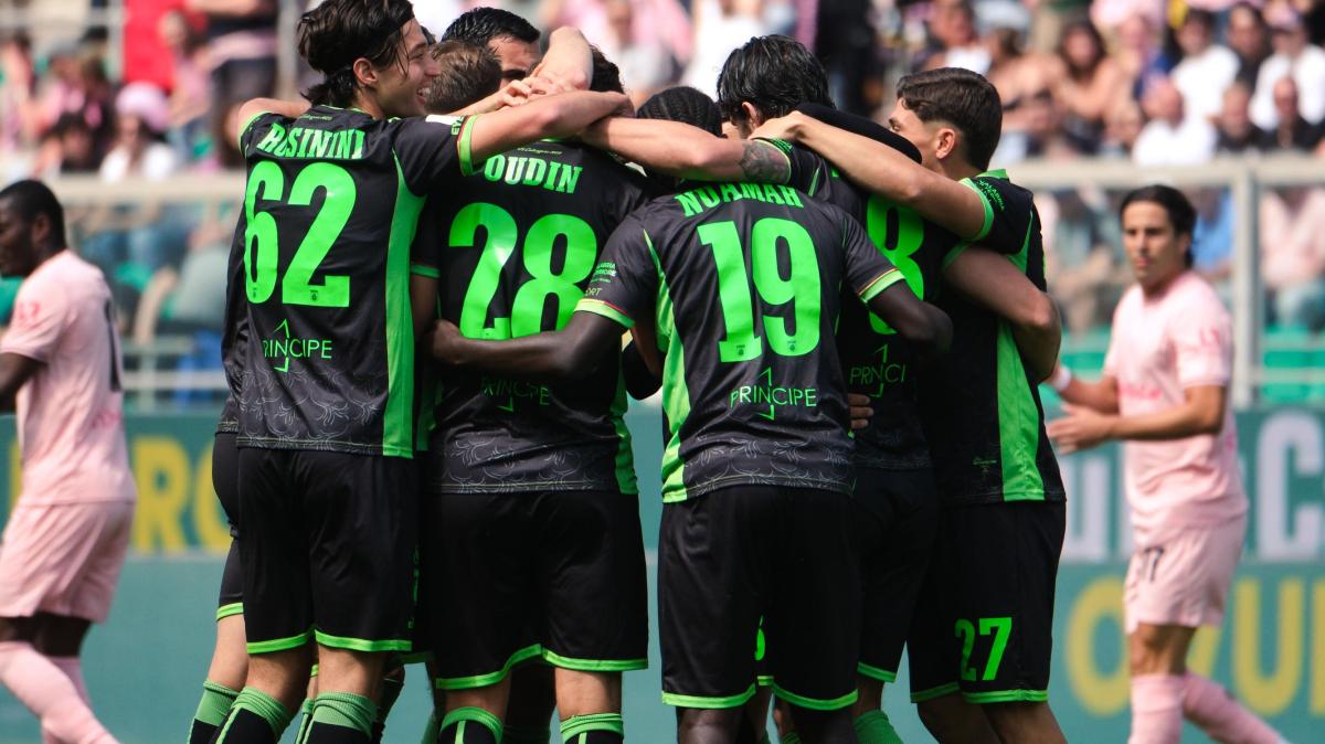 GdS - Apoteosi Catanzaro, soffre a Palermo (ko 2-0) ma resiste e conquista una storica finale per la Serie A