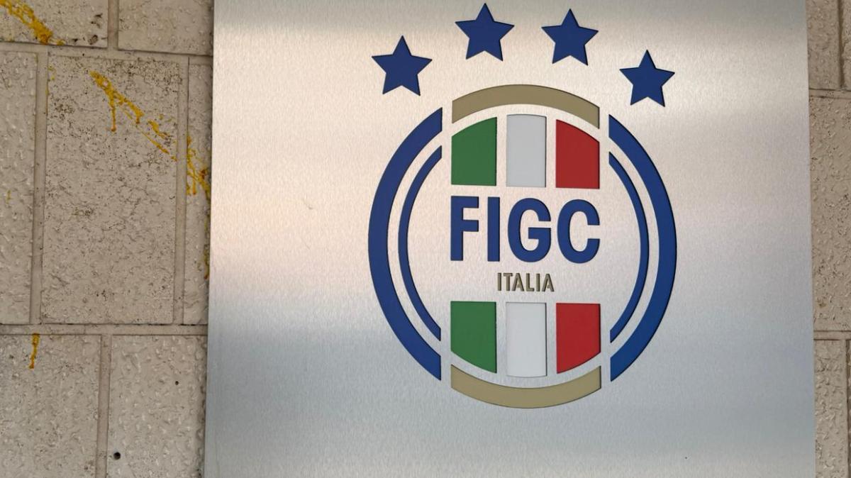 Calcioscommesse, maxi squalifica per tre giocatori di Serie C e D