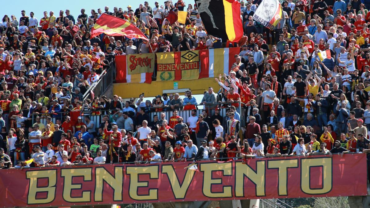 Il Sannio Quotidiano - aBBracciame cchiù forte