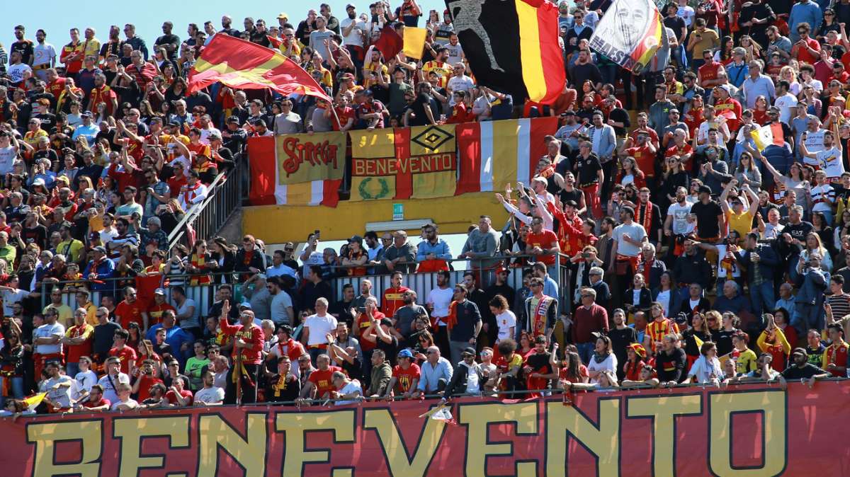 Il Mattino: "Benevento a Palermo per vincere. I tifosi organizzano la trasferta"