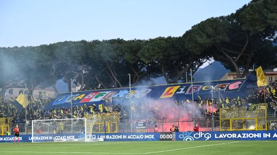 Metropolis - Castellammare sogna la A. L'esodo per la promozione