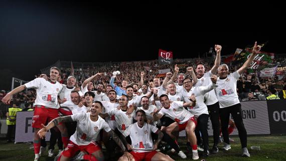 La Repubblica - La Cremonese vince a La Spezia e torna in Serie A