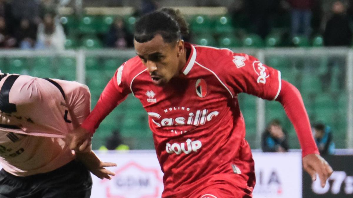 GazzSport - Bari, la Samp piomba su Dorval. Scambio Maggiore-Cistana con lo Spezia?