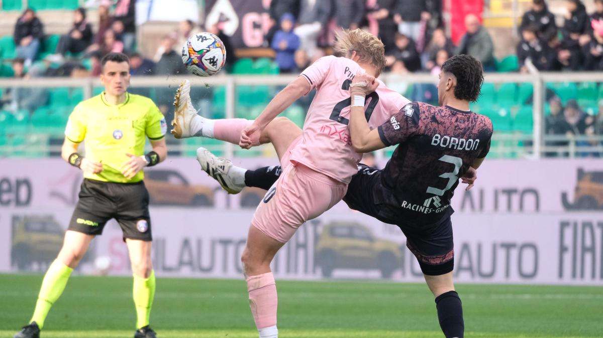 Serie B, Palermo-Cesena 1-0 (pt): Pohjanpalo decide la prima frazione