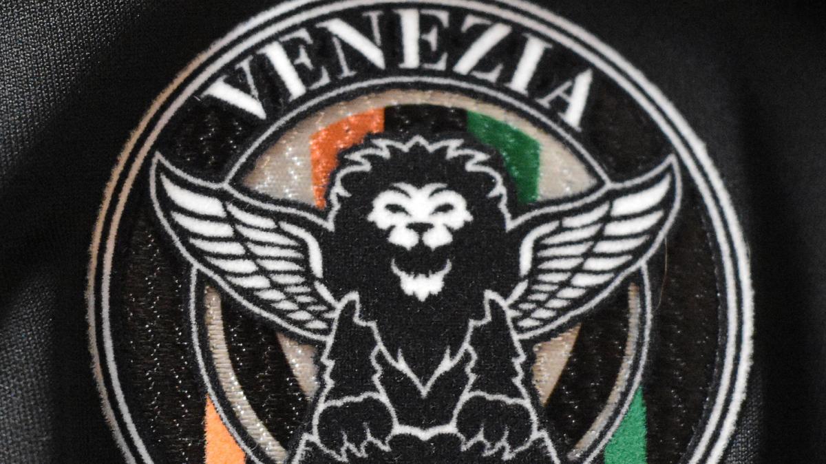 Venezia-Empoli, grande affluenza di pubblico al 'Penzo': aperta la Curva Nord Local 2. Il comunicato