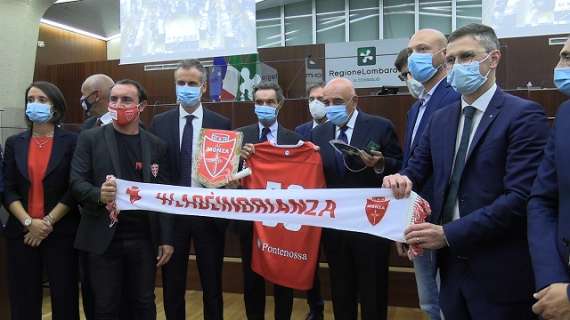 Monza premiato a Palazzo Pirelli per la promozione in Serie B