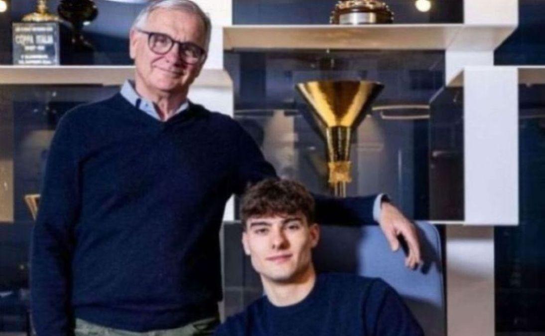 ESCLUSIVA TB - Sampdoria, la foto della firma di Conti sul prolungamento del contratto