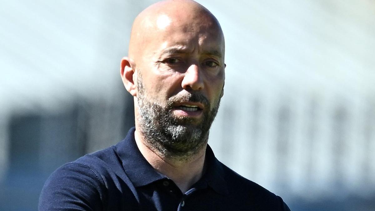 Bucchi: "Resto ad Arezzo. Ripartiamo in team, con un gruppo forte"