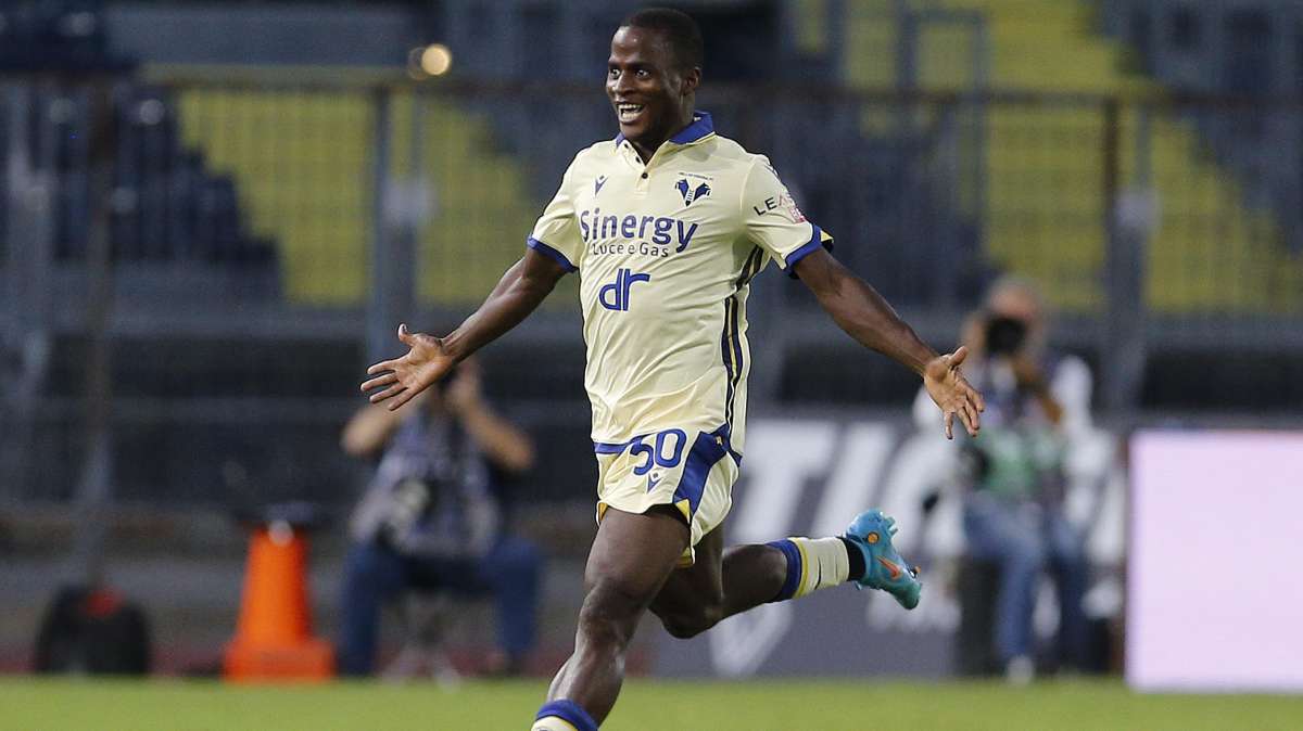 CorSport - Bari, è il giorno di Kallon. Cosenza, piacciono Acampora e Arrigoni. La Reggiana stringe per Pafundi. Tris di colpi per la Ternana. Modena: Corrado. Como in pressing per Stiven Shpendi