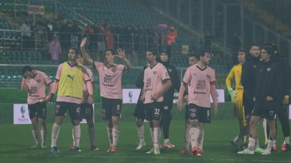 Palermo, nuovo striscione di contestazione: “Meno business più passione, come gli ultras in ogni occasione”