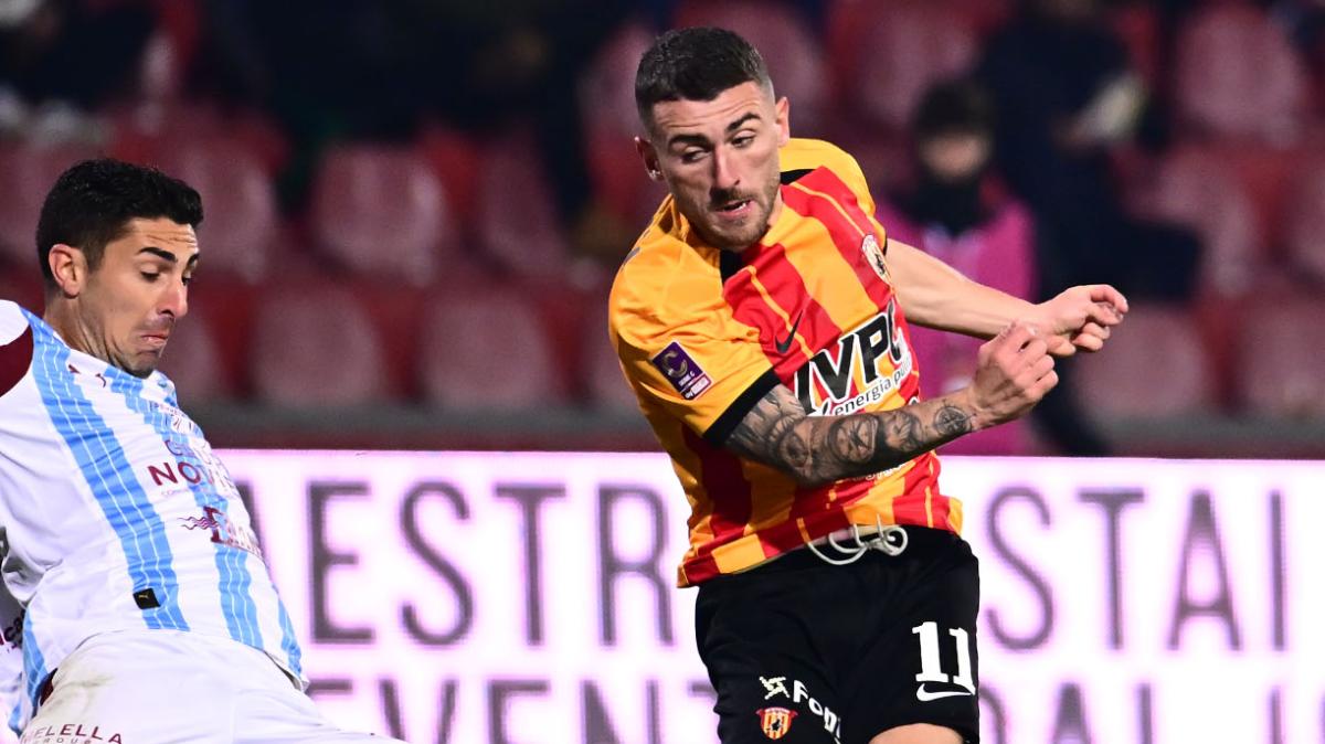Tuttosport - Palermo, ballottaggio Radunovic-Micai per il ruolo di vice-Joronen. Chieste informazioni al Benevento sul conto di Lamesta