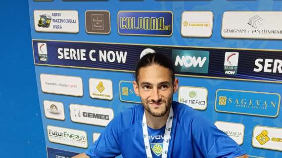 UFFICIALE - Carrarese, rinnovo di contratto per Schiavi