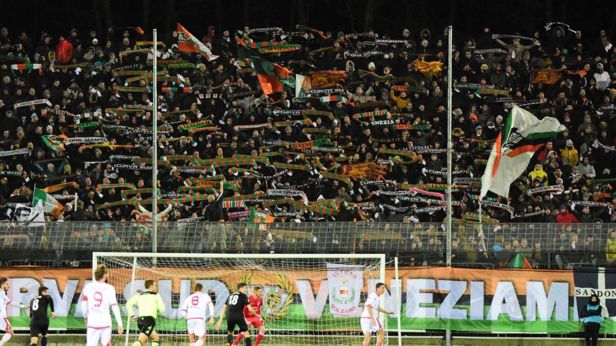 Playoff Serie B, Venezia-Palermo 2-1: lagunari in finale