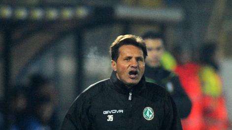 Avellino, Novellino: "Campo in condizioni impossibili. Ai playoff non ci penso..."