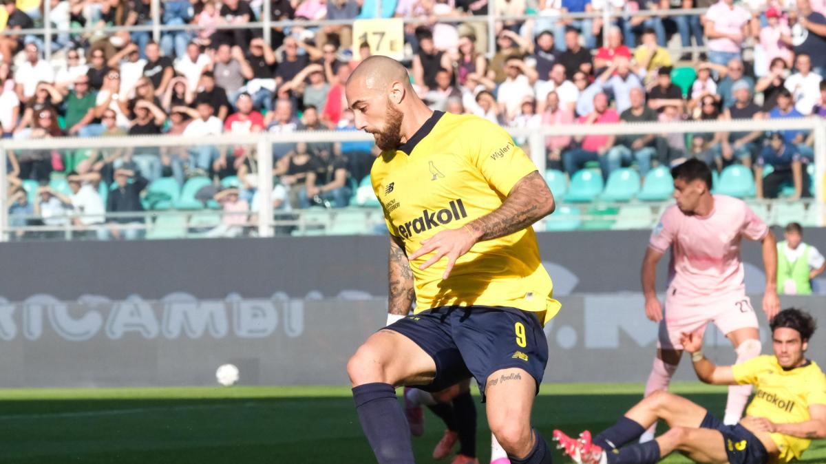 Serie B, la classifica marcatori 2025/2026: Gliozzi tiene il primato, in cinque al secondo posto