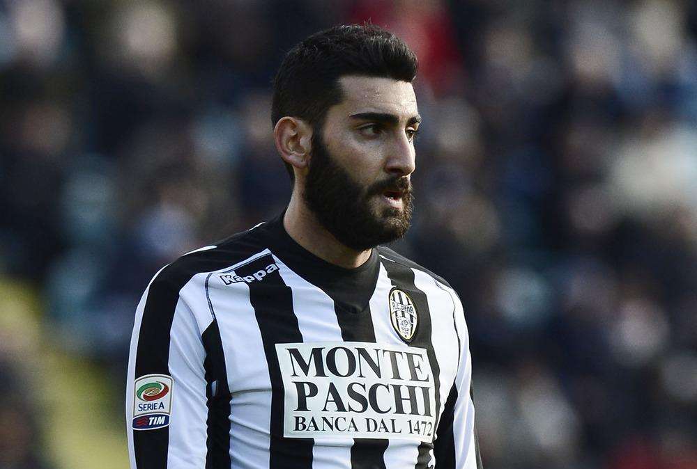 Siena, prove di rinnovo per un difensore