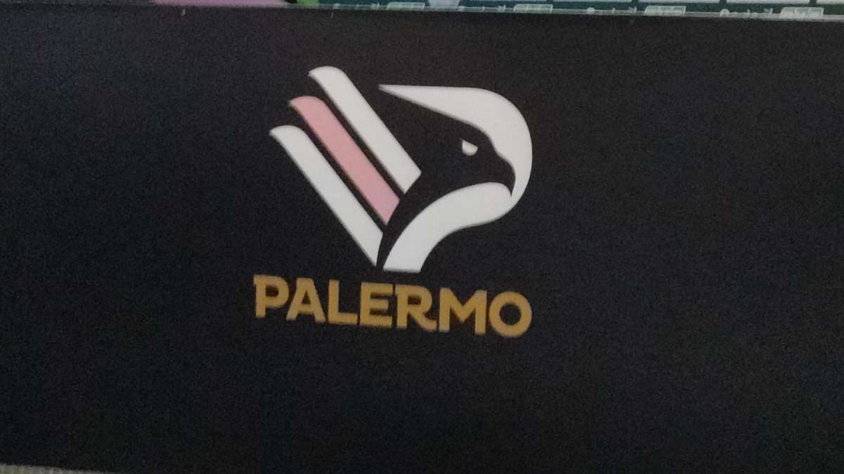 Palermo, due giocatori positivi al Covid: il comunicato