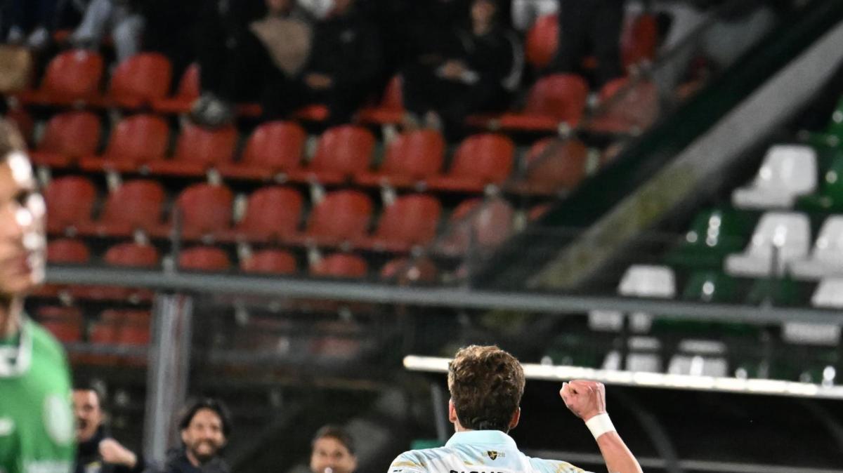 Frosinone, Cichella: "Sono cambiato tanto, mi riconosco in questo modo di giocare"