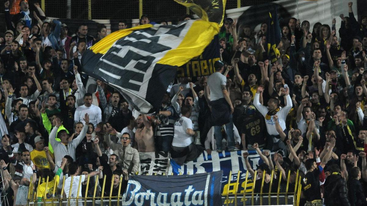 Serie B, Juve Stabia-Bari 0-0: le Vespe dominano ma non sfondano. Primo punto per Vivarini