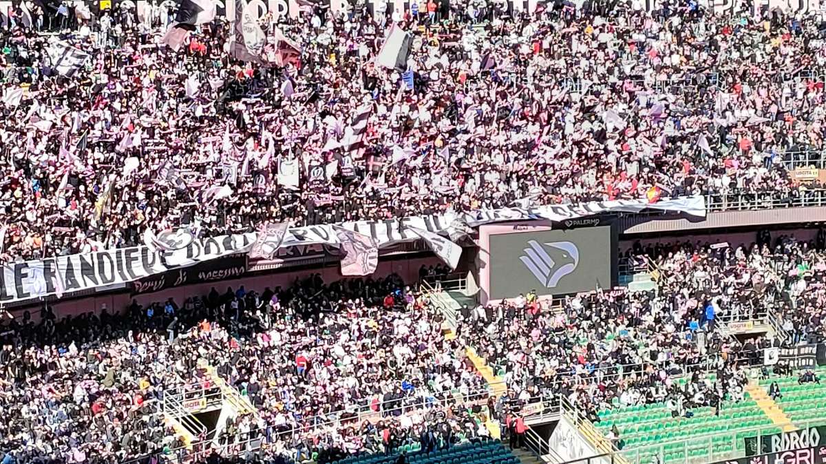 CorSport: "Palermo, i tifosi cominciano a sognare: verso quota 12.000 abbonamenti"