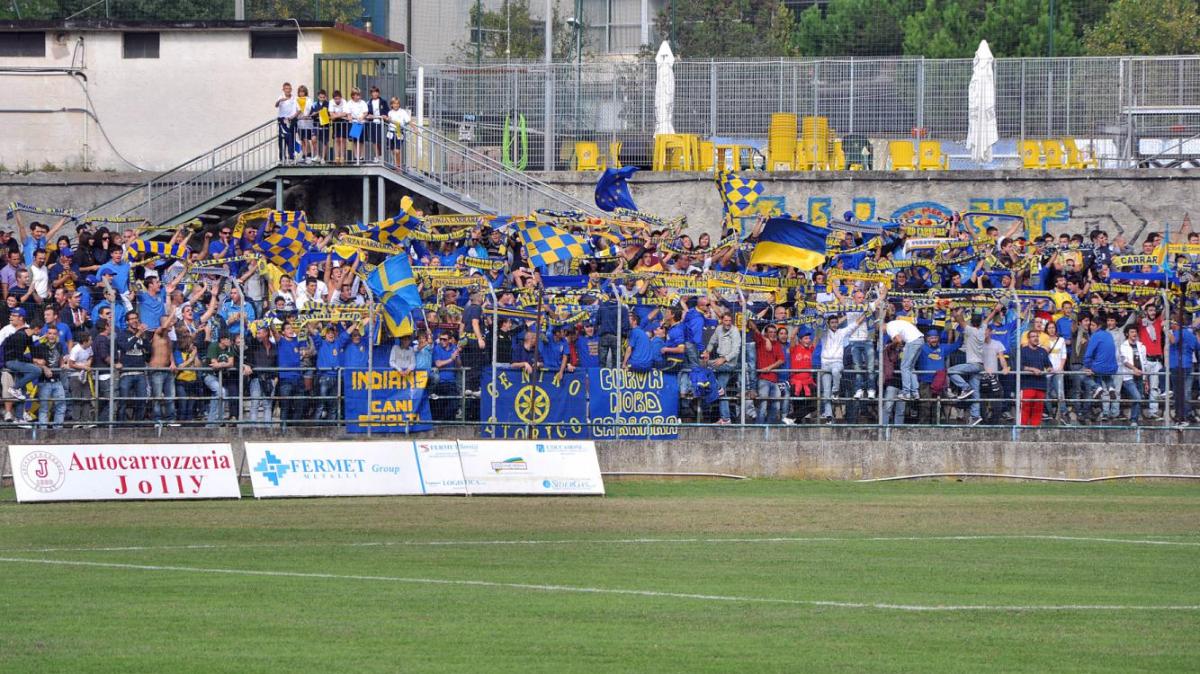 Serie B, Carrarese-Venezia 3-2: rimonta da urlo, i giallazzurri vincono all'ultimo respiro