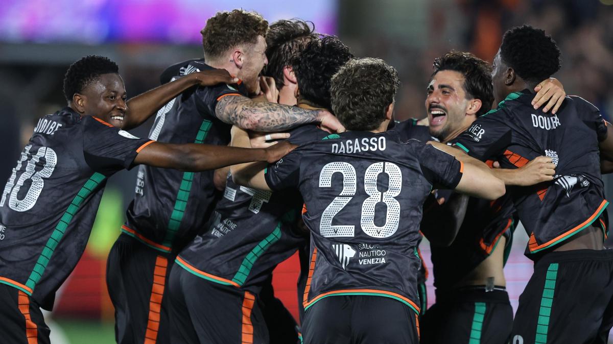 GazzSport - Venezia gigante. Palermo, la testa è agli spareggi