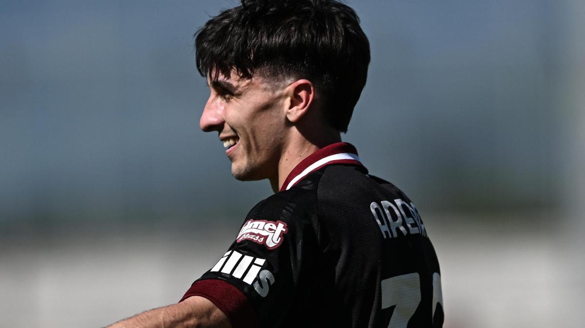 ESCLUSIVA TB – Arezzo, Arena: “Abbiamo fatto sognare una città intera. Il sinistro del 2-1 contro la Torres? Dentro ci ho messo tutto me stesso. Tornare in B ha un sapore speciale. Catania, manchi solo tu. Io, Bucchi, Pattarello e la Supercoppa"