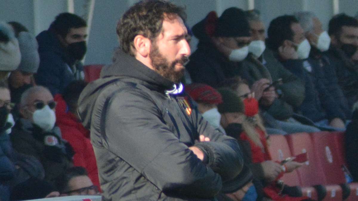 Il Sannio Quotidiano: "Benevento, Caserta naviga nell'incertezza per domani. I tifosi del Crotone pronti a disertare la trasferta"