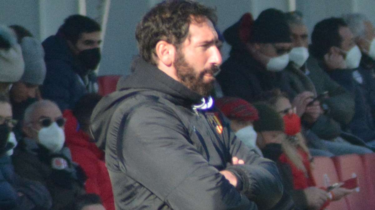 Il Sannio Quotidiano: "Il Benevento perde ed esce tra i fischi, la società manda tutti in ritiro"