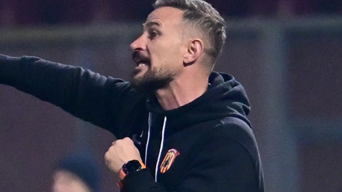 Benevento in Serie B, Floro Flores: "Abbiamo realizzato qualcosa di incredibile. Farò una statua al presidente Vigorito..."