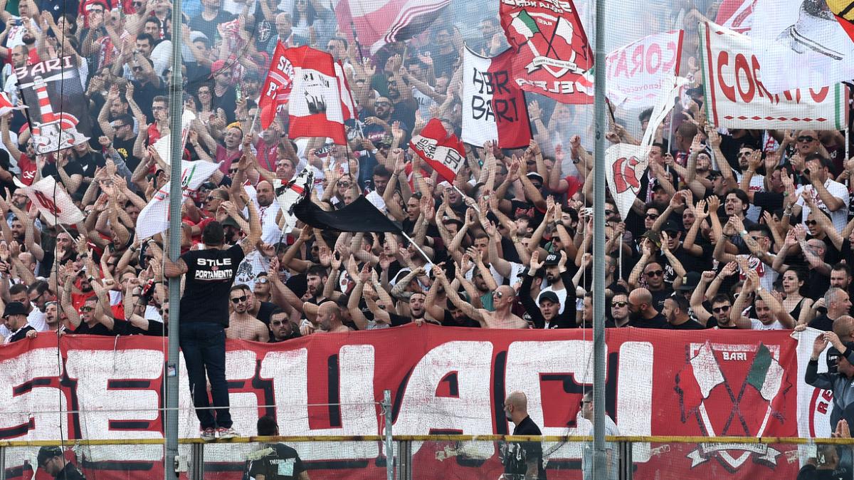 Bari a Empoli con circa 650 tifosi al seguito 