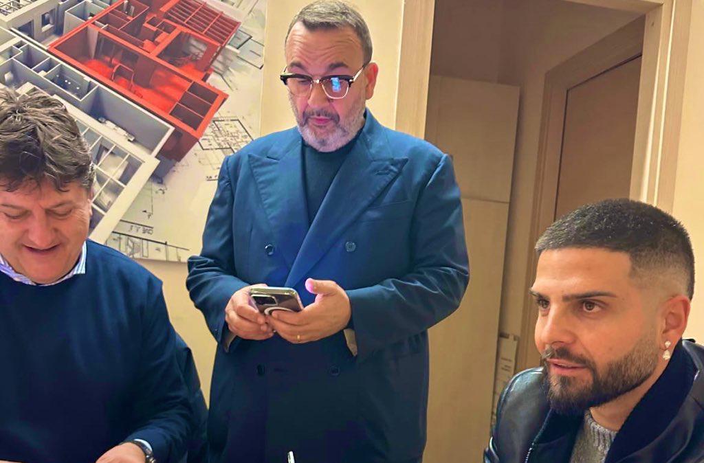 ESCLUSIVA TB - La foto di Lorenzo Insigne all'atto di firmare col Pescara