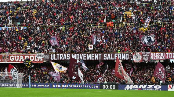 Salernitana, esplode la contestazione dei tifosi