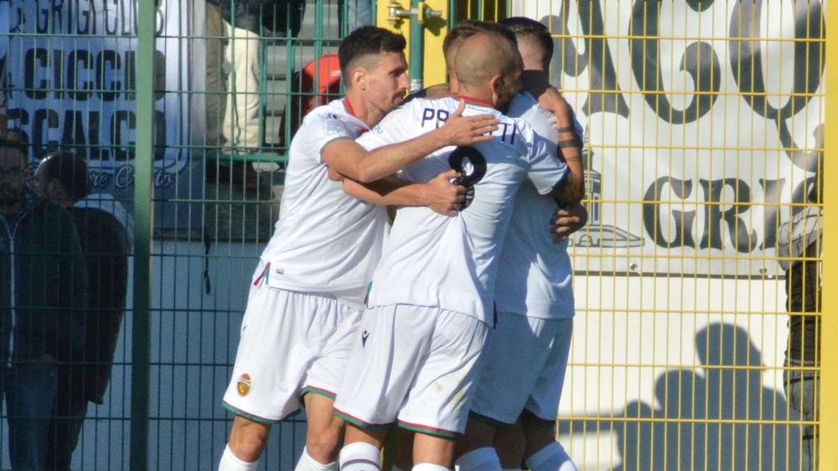 La Nazione: "Ternana: la prima ad Ascoli, poi la Reggina"