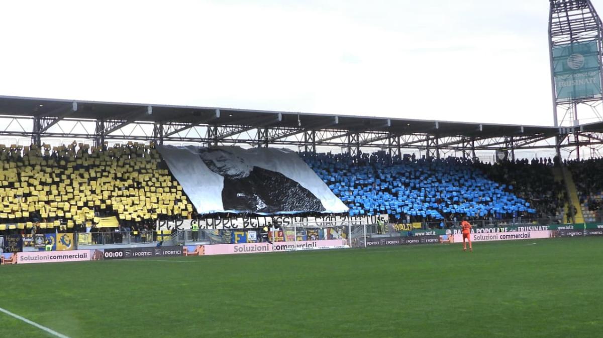 Serie B, terminate le gare delle 15: tris Frosinone, frena il Palermo. Mantova travolgente, vince l'Entella, pari all'Adriatico