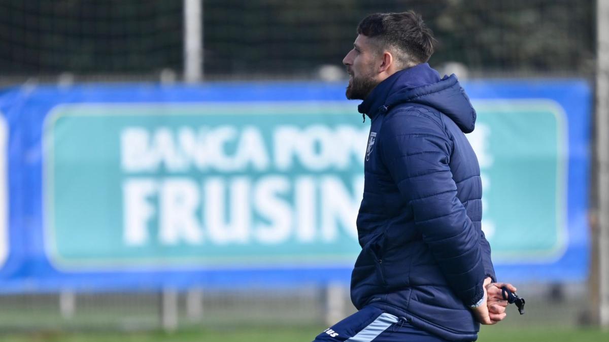 Catanzaro, caccia al dopo Aquilani: spunta l'idea Leandro Greco, resistono le candidature di Possanzini e Mignani