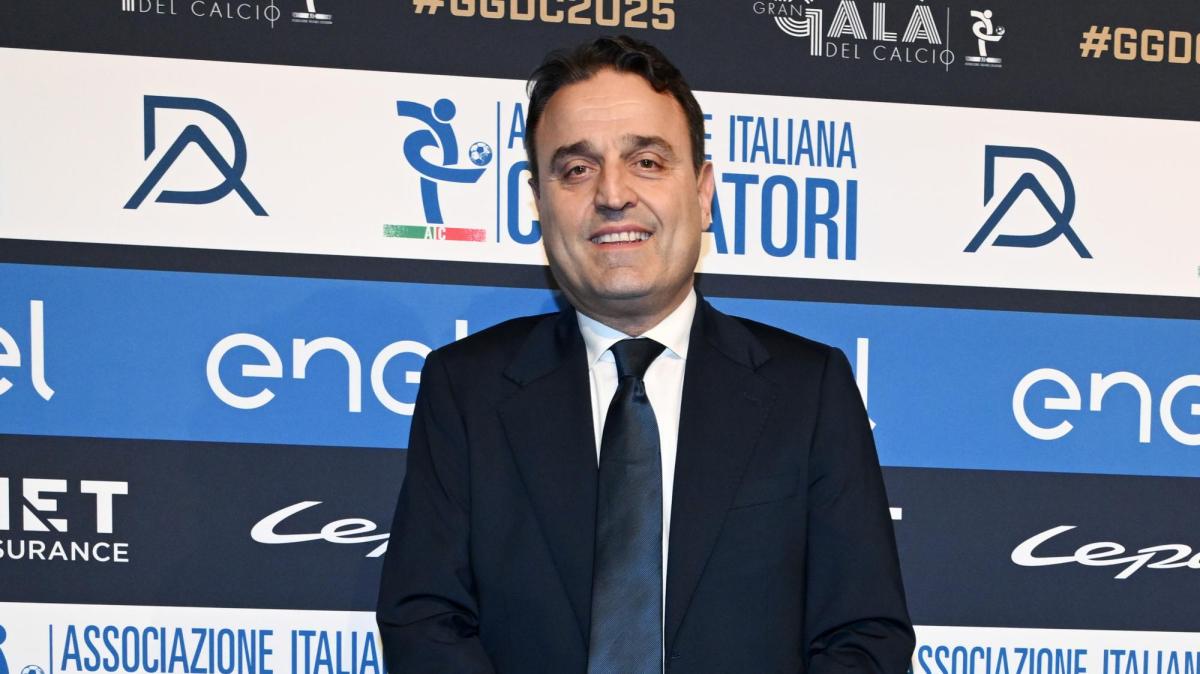 La Repubblica - Pressioni per far dimettere i designatori di serie C e D: a giudizio Zappi, presidente degli arbitri