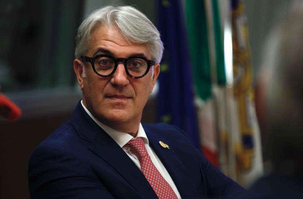 Petrin (ag. Azzi): "Era tutto fatto col Palermo, poi il Cagliari..."