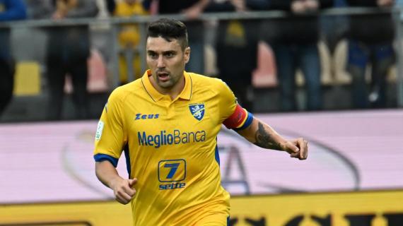 Serie B, finiti i primi tempi delle gare iniziate alle 21: Frosinone e Sudtirol in vantaggio