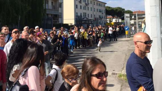 Pisa: Storia, emozioni, colori e centinaia di tifosi per il "Tour dell'Arena"