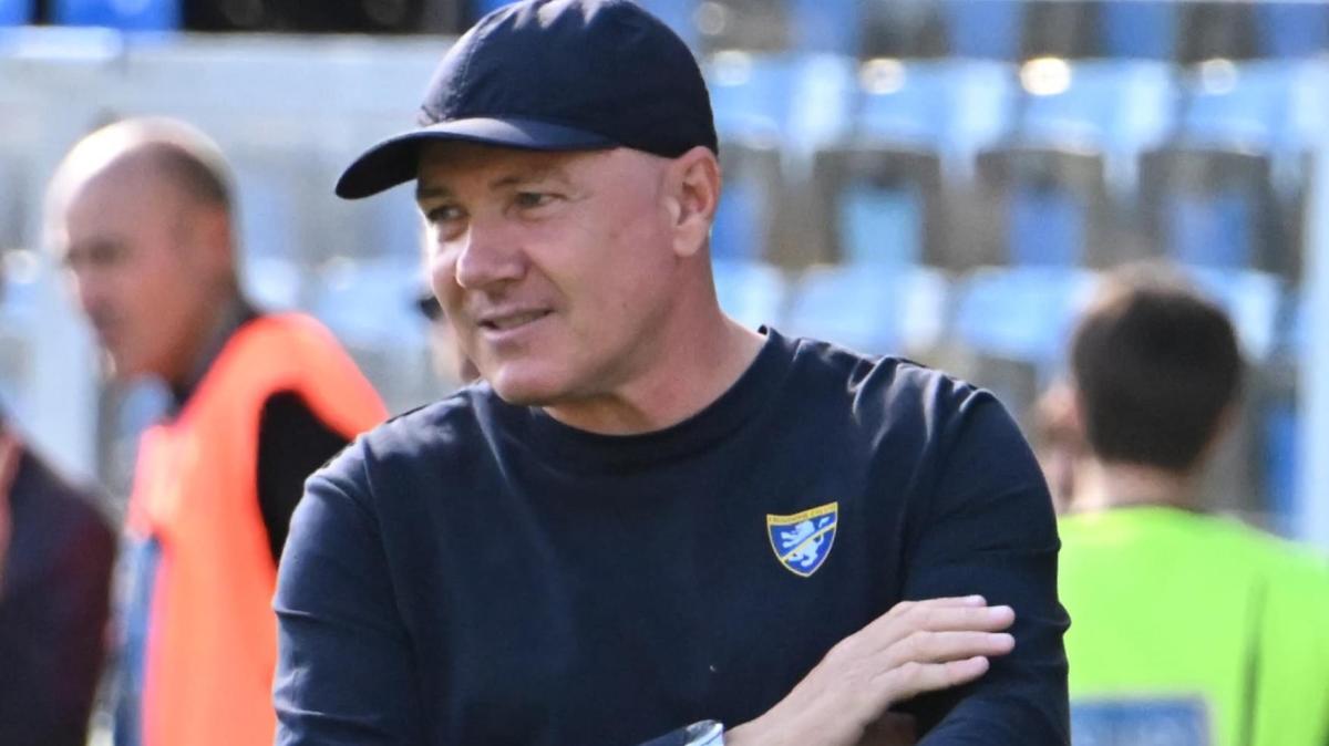 Monza e Venezia si ostacolano, ne approfitta il Frosinone. Primo sorriso per Cole a Cesena