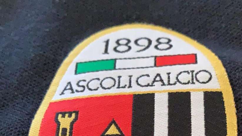 Natale 2023 Ascoli calcio: i bianconeri cantano i Police per 'Far rumore' contro i femminicidi