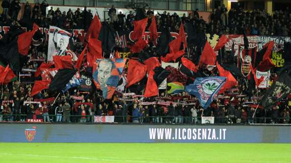 Serie B, Cosenza-Benevento al 45': reggr l'equilibrio al "San Vito-Marulla"