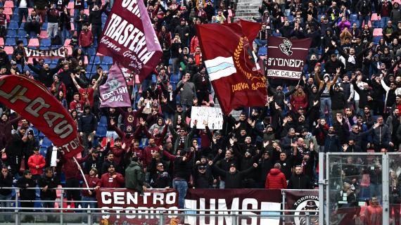 Salernitana travolta e contestata. I tifosi: "Meritiamo di più" 