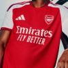 Arsenal, svelata la maglia 2026/27: "Tributo a due decenni di iconica eredità dei...