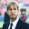 Massimo Ambrosini, un gregario di lusso per il centrocampo del Milan. Capitano post...