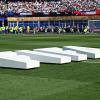 Mondiali 2026, barbieri regalano tagli di capelli e sorrisi fuori dallo stadio di Los Angeles